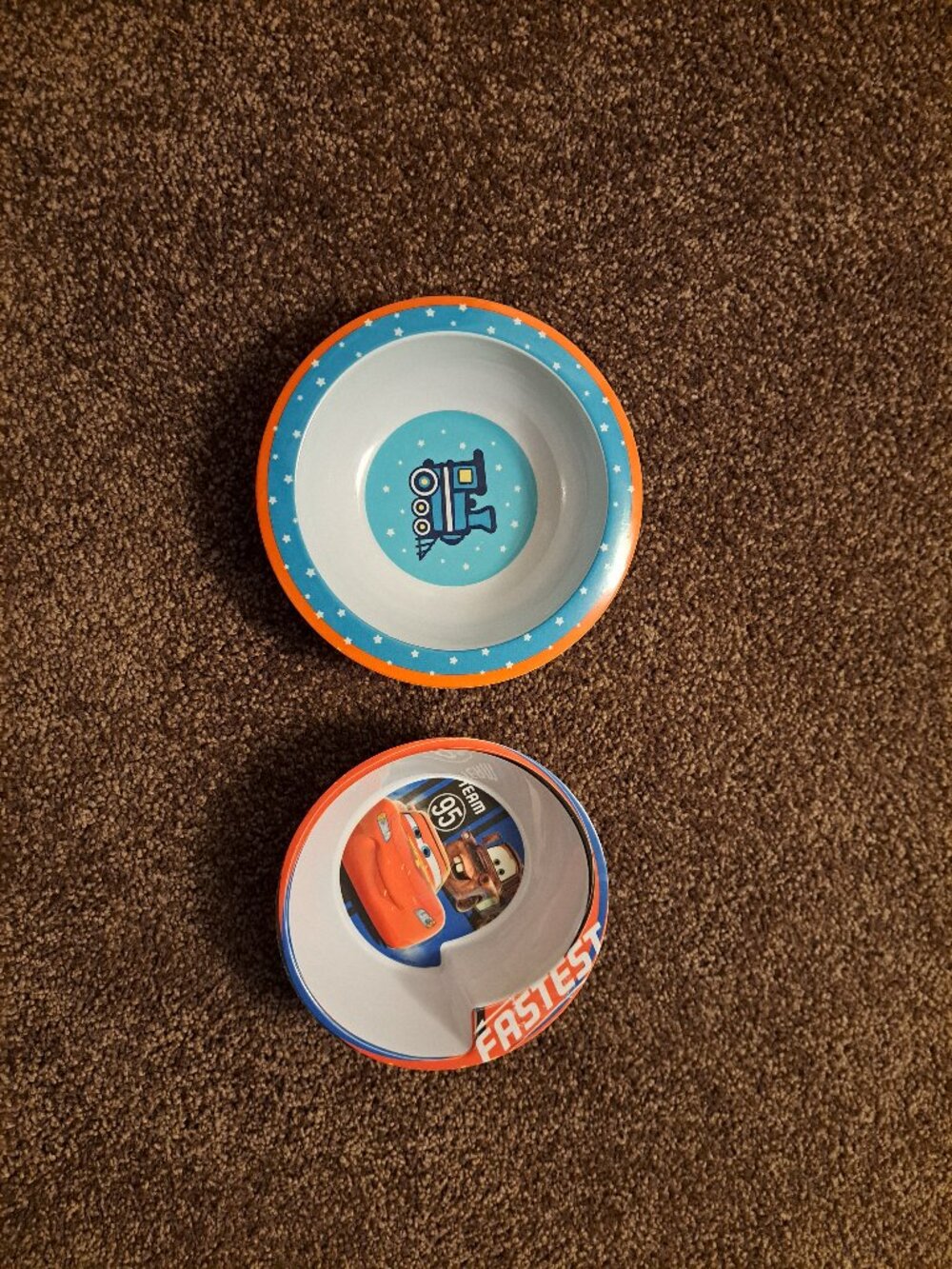 Disney Cars Lightning McQueen 95 Tow Mater & Train Plastic Dinner Bowl Set